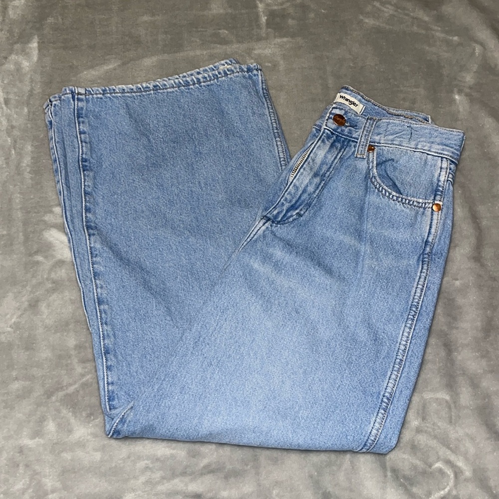 Wranglers Worldwide High Ride Wide Leg 25